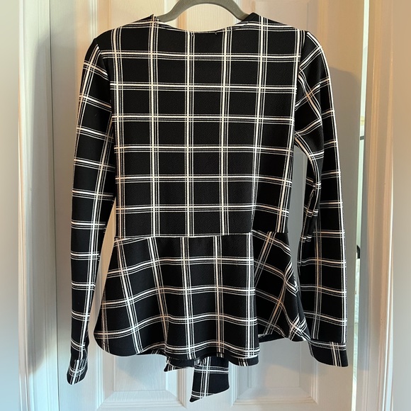 bar III tie front top - Picture 5 of 5